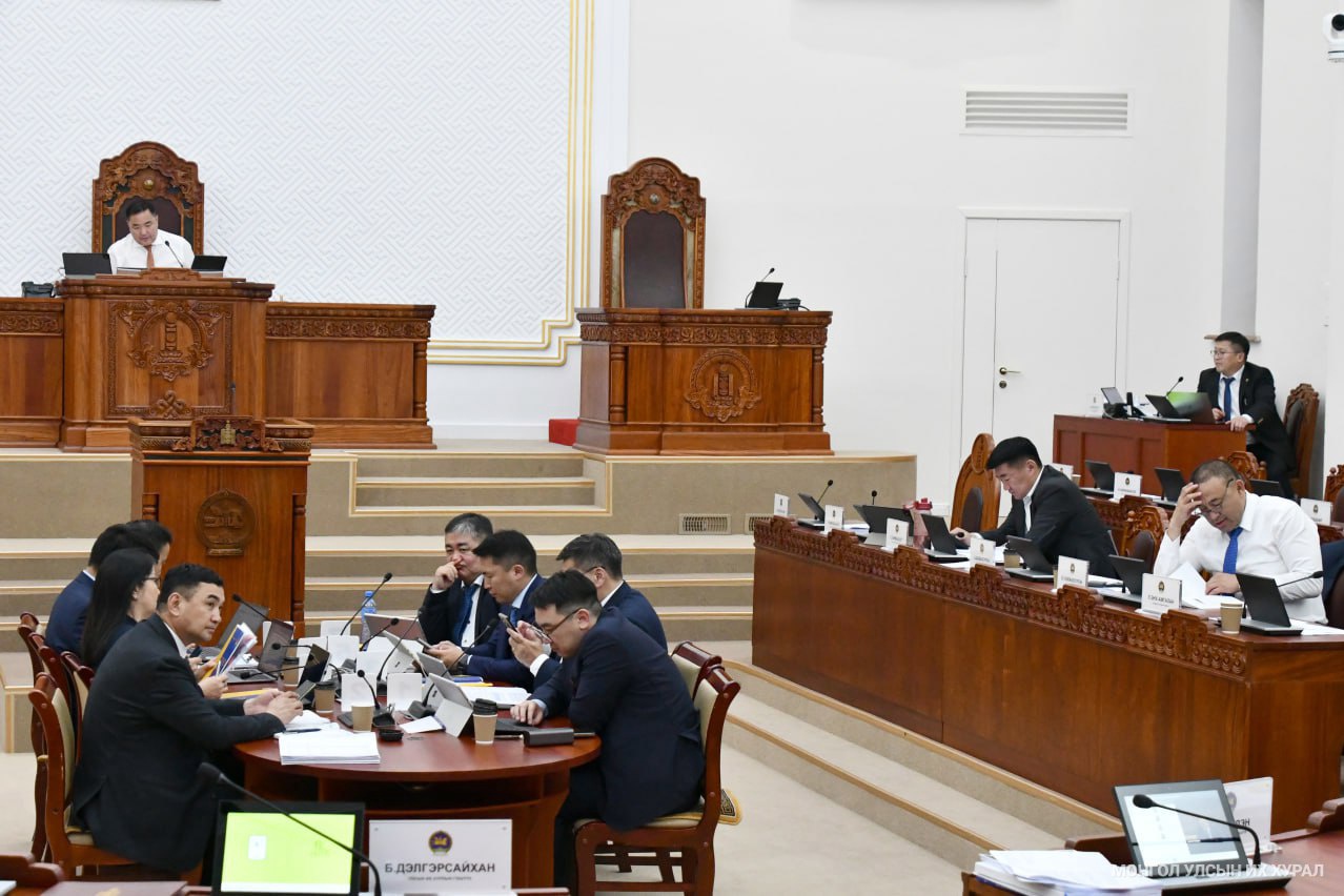 Монгол Улсын 2025 оны төсвийн тухай хуулийн төслүүдийг хоёр дахь ...