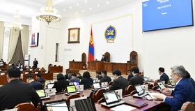 Үндсэн хуулийн цэцийн 10 дугаар дүгнэлтийг хүлээн авч, Засгийн газар, Монголбанк, Санхүүгийн зохицуулах хороонд “Чиглэл өгөх тухай” тогтоол баталлаа