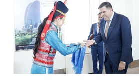 Австралийн Холбооны Улсын парламентын Төлөөлөгчдийн танхимын дарга Милтон Дик Монгол Улсад албан ёсны айлчлал хийхээр хүрэлцэн ирлээ