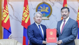 “Уул уурхайн зарим төслүүдийг эдийн засгийн эргэлтэд оруулах тухай” УИХ-ын тогтоолын төслийг өргөн мэдүүлэв