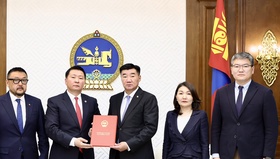 Орон сууцжуулалтын тухай,  Орон сууцны санхүүжилтийн төрөлжсөн банкны тухай хуулийн төсөл өргөн мэдүүлэв