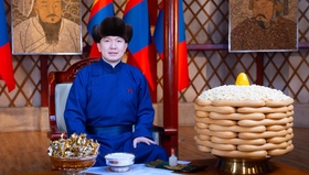 Монгол Улсын Их Хурлын дарга Н.Учрал “Сүрээр дарагч” хэмээх гал улаан морин жилийн Сар шинийн мэндчилгээ дэвшүүллээ   