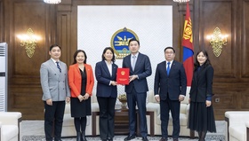 Монгол Улсын Их Хурлын тухай хуульд нэмэлт, өөрчлөлт оруулах тухай хуулийн төслийг өргөн мэдүүлэв