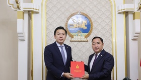  “Монгол Улсыг 2026-2030 онд  хөгжүүлэх таван жилийн үндсэн  чиглэл батлах тухай” УИХ-ын тогтоолын төслийг өргөн мэдүүллээ