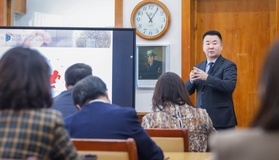 “Монгол судлалыг хөгжүүлэх бодлого: асуудал, шийдэл” сэдвээр зохиолч, уншигчдын уулзалт болов