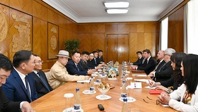 Chair of the Democratic Party Parliamentary Group in the State Great Hural of Mongolia, O. Tsogtgerel, paid a courtesy call on Gerard Brownlee, Speaker of the House of Representatives of New Zealand