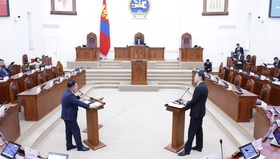 Улсын Их Хурлын асуулгын цагаар төрийн хямрал, төсвийн бодлогын талаар ярилцлаа