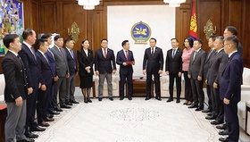 The draft resolution of the State Great Hural (Parliament) of Mongolia on the establishment of a temporary oversight committee was submitted