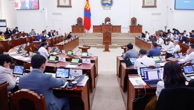 Нэгдсэн хуралдаанаар Үндэсний их баяр наадмын тухай хуульд өөрчлөлт оруулах тухай хуулийн төслийг эцэслэн баталж, төсвийн тодотголын хоёр дахь хэлэлцүүлгийг хийлээ