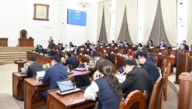 Нэгдсэн төсвийн 2026 оны төсвийн хүрээний мэдэгдэл, 2027-2028 оны төсвийн төсөөллийн тухай болон Зөвшөөрлийн тухай хуульд нэмэлт, өөрчлөлт оруулах тухай хуулийн төслийг хэлэлцлээ