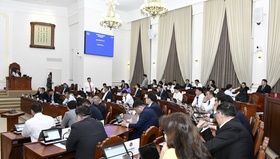 Засгийн газрын бүрэлдэхүүний тухай хуульд өөрчлөлт оруулах тухай, Гаалийн албан татвараас чөлөөлөх тухай хууль хүчингүй болсонд тооцох тухай хуулийн төслүүдийг хэлэлцэхийг дэмжлээ