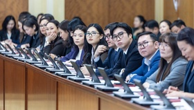 Хуулийн төсөл боловсруулагчдад гэрчилгээ, сургагч багш нарт батламж гардууллаа