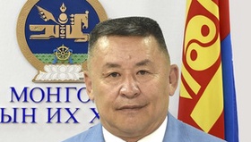 Улсын Их Хурлын гишүүн Ш.Адьшаагаас Монгол Улсын сайд, Засгийн газрын Хэрэг эрхлэх газрын дарга Д.Амарбаясгаланд хандан “Ховд аймгийн Мянгад сумын нутаг дахь газрын ховор элементийн Халзан бүрэгтэйн