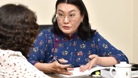 УИХ-ын гишүүн А.Ариунзаяа “Нээлттэй парламент” танхимд ажиллаж, иргэдийн саналыг сонслоо
