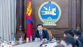 Айл өрх, орон нутгийн хэмжээнд сэргээгдэх эрчим хүчний хэрэглээг үе шаттайгаар нэмэгдүүлж, ногоон дэд бүтцийг хөгжүүлэх иж бүрэн санаачилгыг хэрэгжүүлнэ