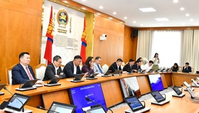 ХЗБХ: Хууль зүйн байнгын хорооны даргад Лхагвын Мөнхбаатарыг сонгохыг дэмжив