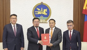 Монгол Улсын 2026 оны төсвийн тухай хуулийн төслийг өргөн мэдүүллээ
