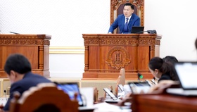 Монгол Улсын нэгдсэн төсвийн 2026 оны төсвийн хүрээний мэдэгдэл, 2027-2028 оны төсвийн төсөөллийн тухай хуульд өөрчлөлт оруулах тухай хуулийн төслийн нэг дэх хэлэлцүүлгийг явууллаа