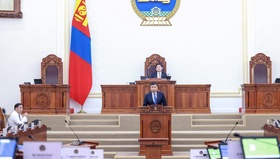 “Төлбөрийн чадваргүйдлийн тухай хууль (Шинэчилсэн найруулга)-ийн төсөл болон хамт өргөн мэдүүлсэн хуулийн төслүүдийг хэлэлцэж эхэллээ