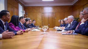 Польш-Монголын парламентын бүлгийн дарга, гишүүдтэй УИХ-ын гишүүн, Хот байгуулалт, барилга, орон сууцжуулалтын сайд Э.Бат-Амгалан уулзлаа