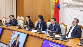 Инновац, цахим бодлогын хөгжлийн дэд хороо "Нийслэлийн цахим шилжилтийн төслүүд"-ийн талаарх мэдээллийг сонслоо