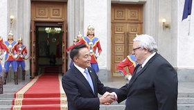 Chairman D. Amarbayasgalan of the State Great Hural (Parliament) welcomed Gerry Brownlee, Speaker of the House of Representatives of the New Zealand Parliament