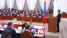 Засгийн газрын гишүүдийг томилох, чөлөөлөх тухай Ерөнхий сайдын танилцуулгыг сонслоо