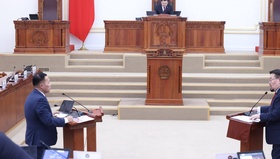 Улсын Их Хурлын асуулгын цагаар гишүүд эдийн засгийн нөхцөл байдлын талаар Ерөнхий сайдаас асуулт асууж, тодруулга авлаа