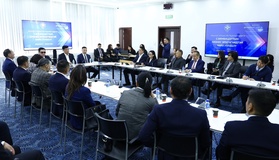 Төр хувийн хэвшлийнхээ урагшлах замд тээглэдэг биш урдах замыг нь засдаг байх үүрэгтэй
