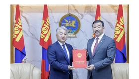 “Уул уурхайн зарим төслүүдийг эдийн засгийн эргэлтэд оруулах тухай” УИХ-ын тогтоолын төслийг өргөн мэдүүлэв