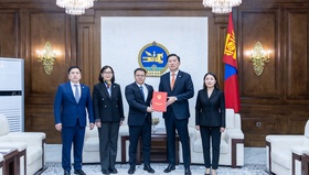  Гадаад зээллэгийн ашиглалт, үр ашгийг нэмэгдүүлэх тухай анхдагч хуулийн төслийг өргөн мэдүүллээ