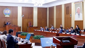 Чуулганы нэгдсэн хуралдаанаар Монгол Улсын нэгдсэн төсвийн 2025 оны төсвийн хүрээний мэдэгдэл, 2026-2027 оны төсвийн төсөөллийн тухай хуулийн төслийг анхны хэлэлцүүлэгт шилжүүлэв