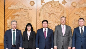 УИХ-ын гишүүн Н.Батсүмбэрэл Унгар Улсын Үндэсний Ассамблейн дэд дарга Др.Олах Лайош-д бараалхлаа 