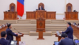 Улсын Их Хурлын асуулгын цагт Монгол Улсын Ерөнхий сайд төсөв, эдийн засаг, нийгмийн асуудлаар хариуллаа