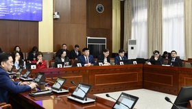 ХЗБХ, ХХНББХ: Байнгын хороодын хамтарсан хуралдаанаар жендэрийн эрх тэгш байдлыг хангах хууль тогтоомжийн хэрэгжилтийн талаарх тайланг хэлэлцэв