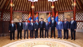 Улсын Их Хурлын үе үеийн дарга нарт хүндэтгэл үзүүллээ