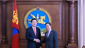 Монгол Улсын Их Хурлын дарга Н.Учрал Австралийн Холбооны Улсаас Монгол Улсад суугаа Элчин сайд Лео Зенгийг хүлээн авч уулзлаа