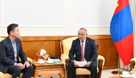 Байнгын хорооны дарга Б.Бейсен Даян дэлхийн ногоон хөгжлийн институтийн Азийн бүсийн дэд захирал Жасон Лиг хүлээн авч уулзлаа