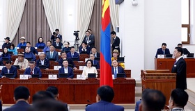 Видео: Монгол Улсын Их Хурлын ес дэх парламентын  Анхдугаар чуулган боллоо