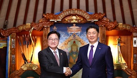  The Speaker of the National Assembly of the Republic of Korea paid a courtesy visit to the President of Mongolia, Ukhnaa Khurelsukh