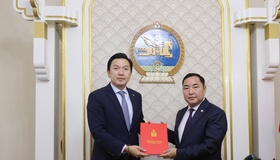  “Монгол Улсыг 2026-2030 онд  хөгжүүлэх таван жилийн үндсэн  чиглэл батлах тухай” УИХ-ын тогтоолын төслийг өргөн мэдүүллээ