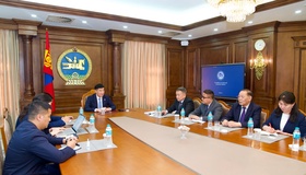 УИХ-ын дарга С.Бямбацогт Төсвийн тогтвортой байдлын зөвлөлийн дарга, гишүүдтэй уулзаж, санал солилцлоо
