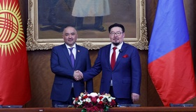 Монгол Улсын Их Хурлын дарга Г.Занданшатар, Бүгд Найрамдах Киргиз Улсын Жогорку Кенешийн дарга Н.Шакиев нар албан ёсны хэлэлцээ хийлээ