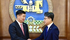 Chairman of the State Great Hural S. Byambatsogt received delegation led by Jin Sung-joon, Chair of the Defense Committee of the National Assembly of the Republic of Korea