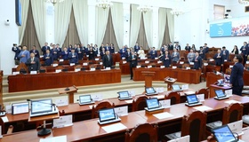 Монгол Улсын 2026 оны төсвийн тухай хуульд өөрчлөлт оруулах тухай хуулийн төслийг гурав дахь хэлэлцүүлэгт шилжүүлж, ээлжит бус чуулган өндөрлөлөө 