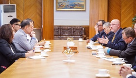 Канад Улсаас Монгол Улсад суугаа Элчин сайд Стивен Дауст болон Холбооны шүүхийн ХЭГ-ын хөтөлбөрийн захирал Олег Шаков нарыг хүлээн авч уулзлаа