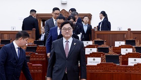 Speaker of the National Assembly of the Republic of Korea, Woo Won-shik, and the delegation were introduced to the ‘Ikh Khuraldai’ Hall