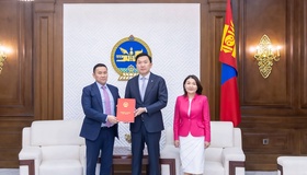 Монгол Улсын Их Хурлын чуулганы хуралдааны дэгийн тухай хуульд нэмэлт, өөрчлөлт оруулах тухай хуулийн төслийг өргөн мэдүүлэв 