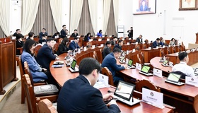 Монгол Улсын 2026 оны төсвийн тухай хуулийн төсөлтэй хамт өргөн мэдүүлсэн хууль, тогтоолын төслүүдийг эцсийн хэлэлцүүлэгт шилжүүллээ