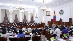 Монгол Улсын Үндсэн хуулийн цэцийн 06 дугаар дүгнэлтийг хүлээн зөвшөөрч, Улсын Их Хурлын тогтоолын төслүүдийг батлав